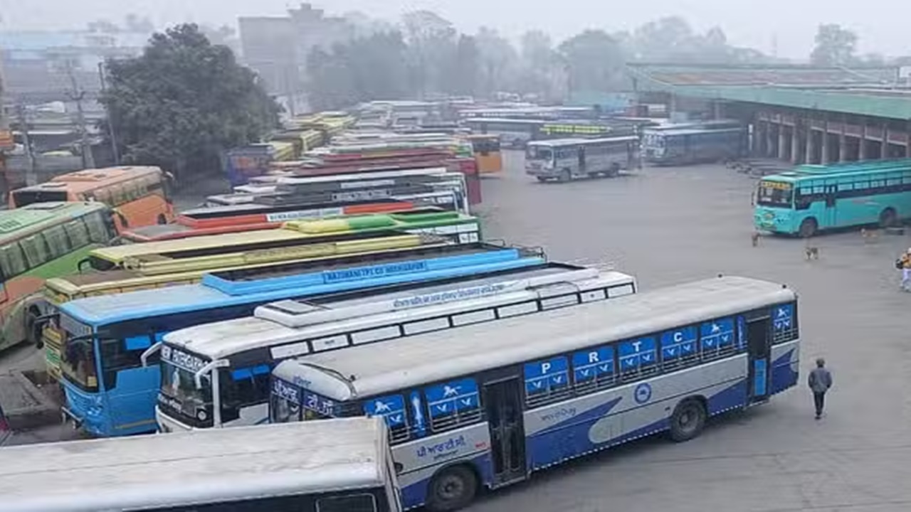 पंजाब में चक्का जाम: संविदा कर्मचारियों ने शुरू की तीन दिन की हड़ताल, बस सेवाएं प्रभावित 