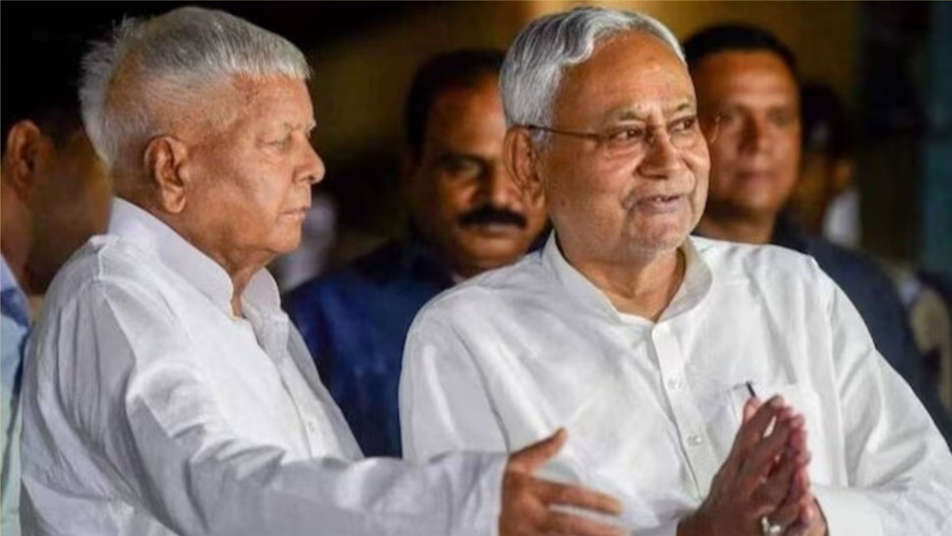 Bihar Politics: लालू यादव ने नीतीश के लिए खोला दरवाजा, जानें बिहार के CM ने क्या कहा?