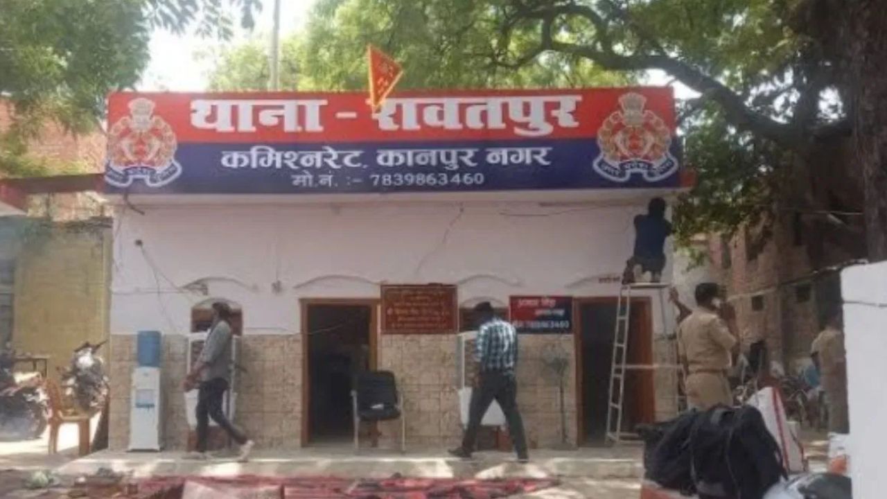 कानपुर में कोचिंग से निकलते छात्र को बेरहमी से पीटा, पिता को थाने से भगाया: मारपीट का VIDEO वायरल