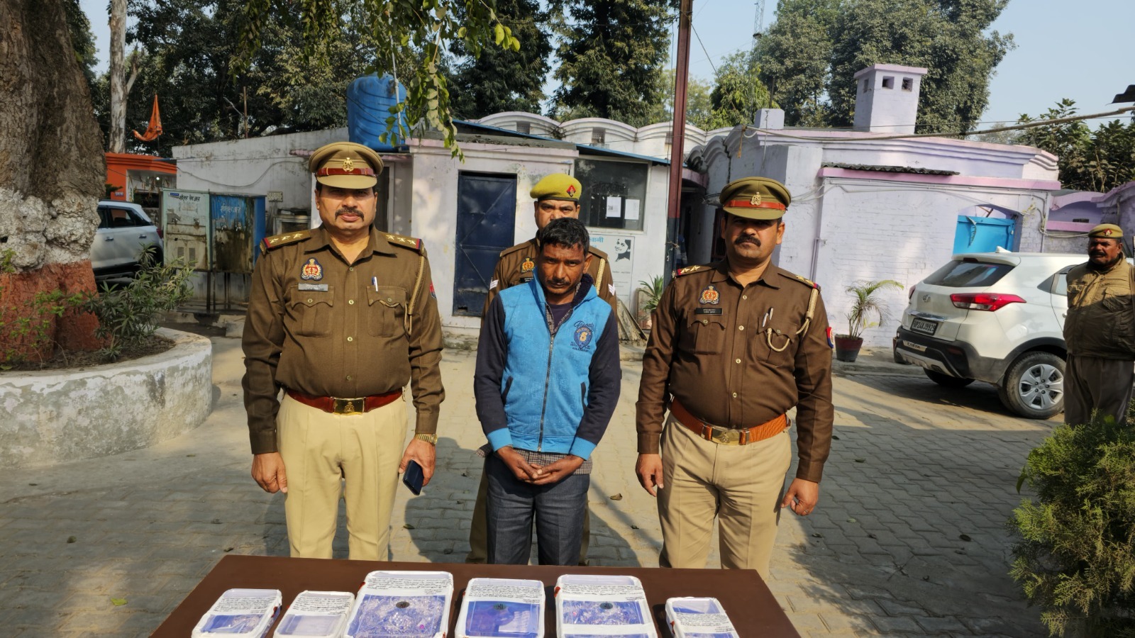 शाहजहांपुर: पुलिस से मुठभेड़ के दौरान बदमाश के लगी गोली, सिपाही भी घायल