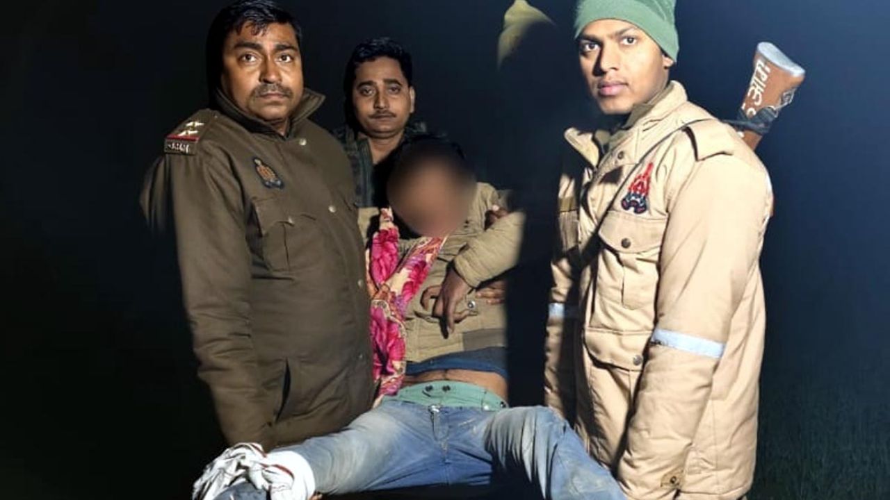 Fatehpur: पुलिस मुठभेड़ में शातिर बदमाश गिरफ्तार: पैर में गोली लगने से आरोपी घायल, बरामद हुआ ये सामान...