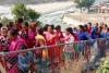 पिथौरागढ़: झूला पुल न खोले जाने से नाराज नेपाली महिलाएं, अपनी ही सरकार के खिलाफ भरी हुंकार