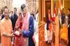 वाराणसी: सीएम योगी ने पीएम देउबा से की भारत नेपाल सांस्कृतिक संबंधों पर चर्चा
