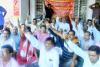 लखनऊ: तबादले के विरोध में बेसिक व माध्यमिक शिक्षा विभाग के कर्मचारियों ने फिर घेरा निदेशालय
