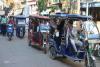 अयोध्या: शहर में चारों तरफ ई-रिक्शों का बोलबाला, बीच सड़क रोक देते हैं चालक, हादसों को दे रहे न्यौता
