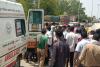 प्रयागराज में NH 30 पर भीषण सड़क हादसा, ट्रक ने ऑटो में मारी टक्कर - चालक की मौत, कई घायल