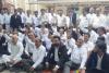 हापुड़ कांड : सुल्तानपुर में वकीलों ने लगाए योगी सरकार के खिलाफ नारे, जलाया पुतला - Video