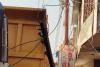Auraiya News: ट्रक की टक्कर से टूटा बिजली का पोल, सात घंटे तक बिजली रही गुल, इतने घर अंधेरे में रहे
