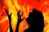 मथुरा: 'बुलेट' की डिमांड पूरी नहीं होने पर नवविवाहिता से हैवानियत, मारपीट कर लगाई आग