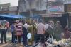 Bareilly News: नगर निगम की फुलवारी को बचाकर रोड के इर्द-गिर्द लगाई गई संडे बाजार, खरीदारी के लिए उमड़ी भीड़ 