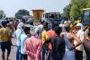 Kannauj: डंपर की टक्कर से ट्रैक्टर ट्राली पलटी, 10 लोग घायल...ग्रामीणों ने की जमकर तोड़फोड़, पुलिस से भी धक्कामुक्की