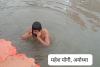 अयोध्या: सरयू नदी में  महेश योगी ने 7 घंटे में 13,100 डुबकियां लगातार लगाकर बनाया विश्व कीर्तिमान!