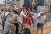 Fatehpur: सपा कार्यकर्ताओं ने शिक्षा मंत्री का फूंका पुतला...पुलिस ने नोकझोंक, नीट परीक्षा रद्द कराने की मांग