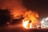 नोएडा के बहुमंजिला इमारत और गाजियाबाद के दो कारखानों में लगी आग, बुझाने में जुटे फायर फाइटर 