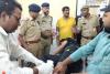 बाराबंकी: डीजल चोरों और पुलिस के बीच हुई मुठभेड़, एक बदमाश के पैर में लगी गोली, चार गिरफ्तार
