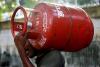 LPG Price Hike: महंगा हो गया एलपीजी सिलेंडर, जानें कितने बढ़े दाम