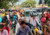 Farrukhabad: गंगा दशहरा पर लगा भीषण जाम...जाम में फंसकर गर्मी में लोग बिलबिलाए, महिला की मौत व दो की हालत गंभीर