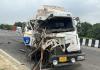 ओवर स्पीडिंग : ऑक्सीजन से भरे कैप्सूल ने ट्रक को पीछे से मारी टक्कर