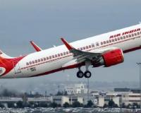 उड़ानों में देरी होने पर एक्शन में आई डीजीसीए, एयर इंडिया को भेजा नोटिस