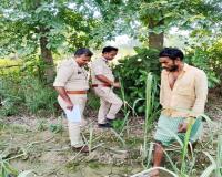 सीतापुर: फजीहत के बाद पुलिस ने दर्ज किया दुष्कर्म का केस, आरोपी अभी भी फरार