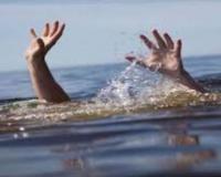 कासगंज: गंगा स्नान करते समय युवक की पानी में डूबकर मौत, डेढ़ घंटे के बाद गंगा से ढूंढा जा सका शव 