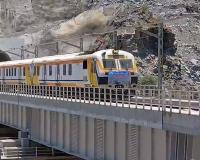 विश्व के सबसे ऊंचे चिनाब रेल पुल पर दौड़ी रेलगाड़ी, संगलदान और रियासी के बीच चली ट्रेन 