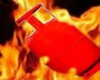 गाजियाबाद: गैस सिलेंडर लीक होने से आग लगने पर महिला और दो बेटियों की जलकर मौत 