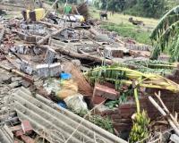 बलरामपुर: चक्रवाती तूफान में मकान के नीचे दबकर महिला की मौत, कई अन्य घायल 