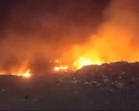 बहराइच: नगर पालिका के डंप कूड़ा में लगी आग, धुएं से सांस लेना मुश्किल 