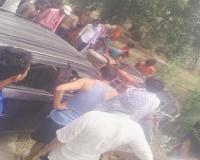 गोंडा: बैट्री रिक्शा को कार ने मारी ठोकर, चार घायल 