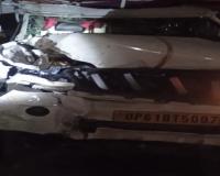 सुलतानपुर: खड़े ट्रक से टकराई पिकअप, तीन घायल, मेडिकल कॉलेज रेफर 