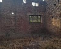बरेली: गांवाें की समितियों के भवन हुए जर्जर, बैठने तक की जगह नहीं