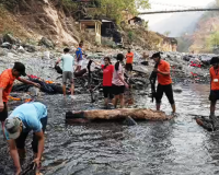 हल्द्वानी ऑनलाइन संस्था के सदस्यों ने चित्रशिला घाट में चलाया सफाई अभियान