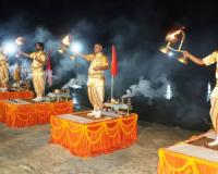 Kannauj: पतित पावनी के महादेवी घाट पर गूंजा ‘समृद्धि’ का शंखनाद...दिव्य गंगा महोत्सव का आयोजन, काशी से आए आचार्यों ने की गंगा आरती