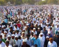 Eid Ul Adha 2024: कानपुर में नमाजियों ने नमाज अदा कर गले मिलकर दी मुबारकबाद...कुर्बानियों का दौर शुरू, ड्रोन से होती रही निगरानी