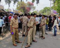 Kanpur News: दूसरे समुदाय के युवक पर किशोरी को भगा ले जाने का आरोप...बजरंग दल कार्यकर्ताओं ने रोड की जाम