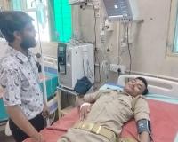 Farrukhabad News: गर्मी के चलते कलेक्ट्रेट में तैनात होमगार्ड की हालत बिगड़ी, गश खाकर गिरा, जिला अस्पताल में भर्ती 