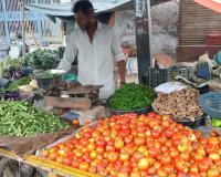 Unnao News: आसमान पर पहुंचे हरी सब्जियों के दाम, आम आदमी की थाली से हुई गायब 