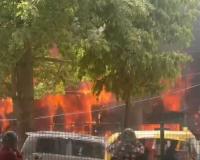 दिल्ली: लाजपत नगर के अस्पताल में लगी भीषण आग, मची अफरा-तफरी
