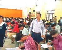 Kanpur: गर्मी के बीच परीक्षा, 12 कॉलेजों को नोटिस, विश्वविद्यालय प्रशासन ने बचाव के इंतजाम करने के दिए थे सख्त निर्देश