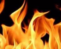कासगंज: झोपड़ी में आग लगने से दो बच्चे जले, गृहस्थी का सामान जलकर राख