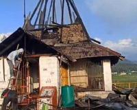 कश्मीर में 'जय जय शिव शंकर' गीत के फिल्मांकन वाला मंदिर आग में जलकर खाक 