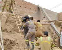 बेसमेंट की खोदाई में मिट्टी धंसने से चार मजदूर दबे, एक की मौत