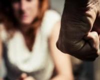  घरेलू हिंसा : पत्नी के मुंह में कपड़ा ठूंस लात-घूंसों से पीटकर किया अधमरा