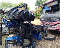 सुल्तानपुरः रोडवेज ने ट्रैक्टर को मारी टक्कर, दो की मौत, ट्रैक्टर के उड़े परखच्चे 