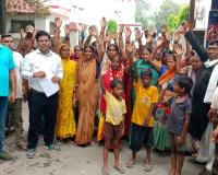 रुद्रपुर: कोतवाल के धक्का प्रकरण को लेकर भड़की महिलाएं, कार्रवाई नहीं होने पर दी आंदोलन की चेतावनी