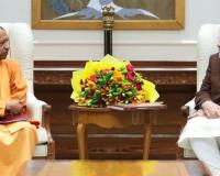 हाथरस सत्संग हादसा: PM मोदी ने सीएम योगी आदित्यनाथ से की बात, CM आवास पर शुरू हुई बैठक 
