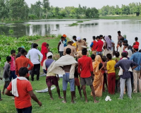 सीतापुर: 5 दिन पूर्व डूबी महिला का नदी में उतराता मिला शव, पैर फिसलने से हुआ था हादसा