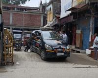 Moradabad News : ये तो हद हो गई...यूपी पुलिस की कार फंसी रह गई