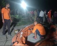 बहराइच में बाढ़ से हाहाकर: बाढ़ के पानी में फंसे सैकड़ों ग्रामीण, NDRF ने 63 को निकाला, रेस्क्यू जारी